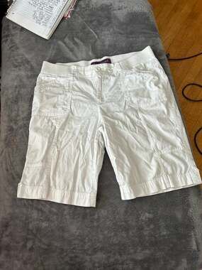 gloria vanderbilt elastic waist shorts size 10